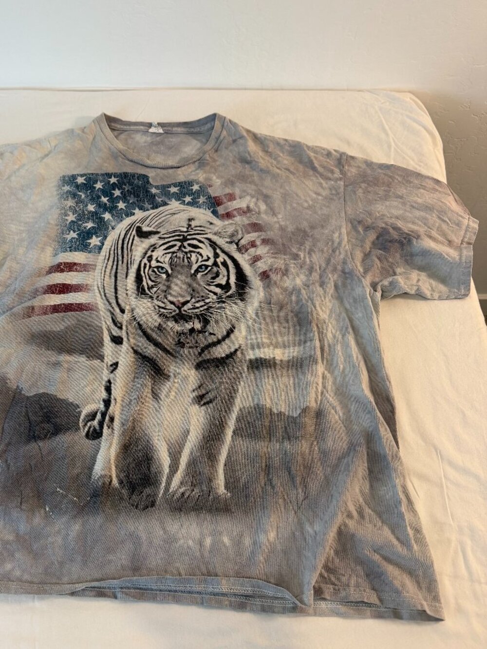 Vintage 90s Delta Pro Weight White Tiger American Flag T Shirt 2XL USA Gray